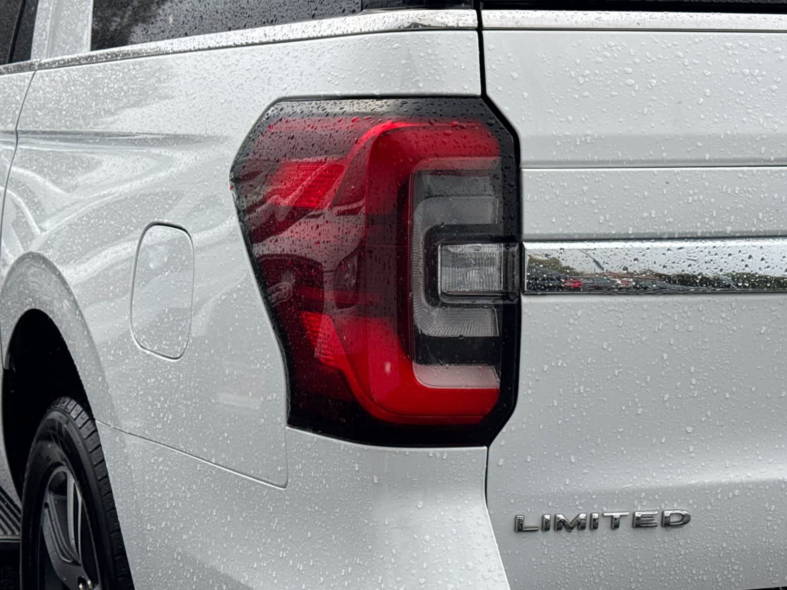 Used 2024 Ford Expedition Max Limited RWD image 10