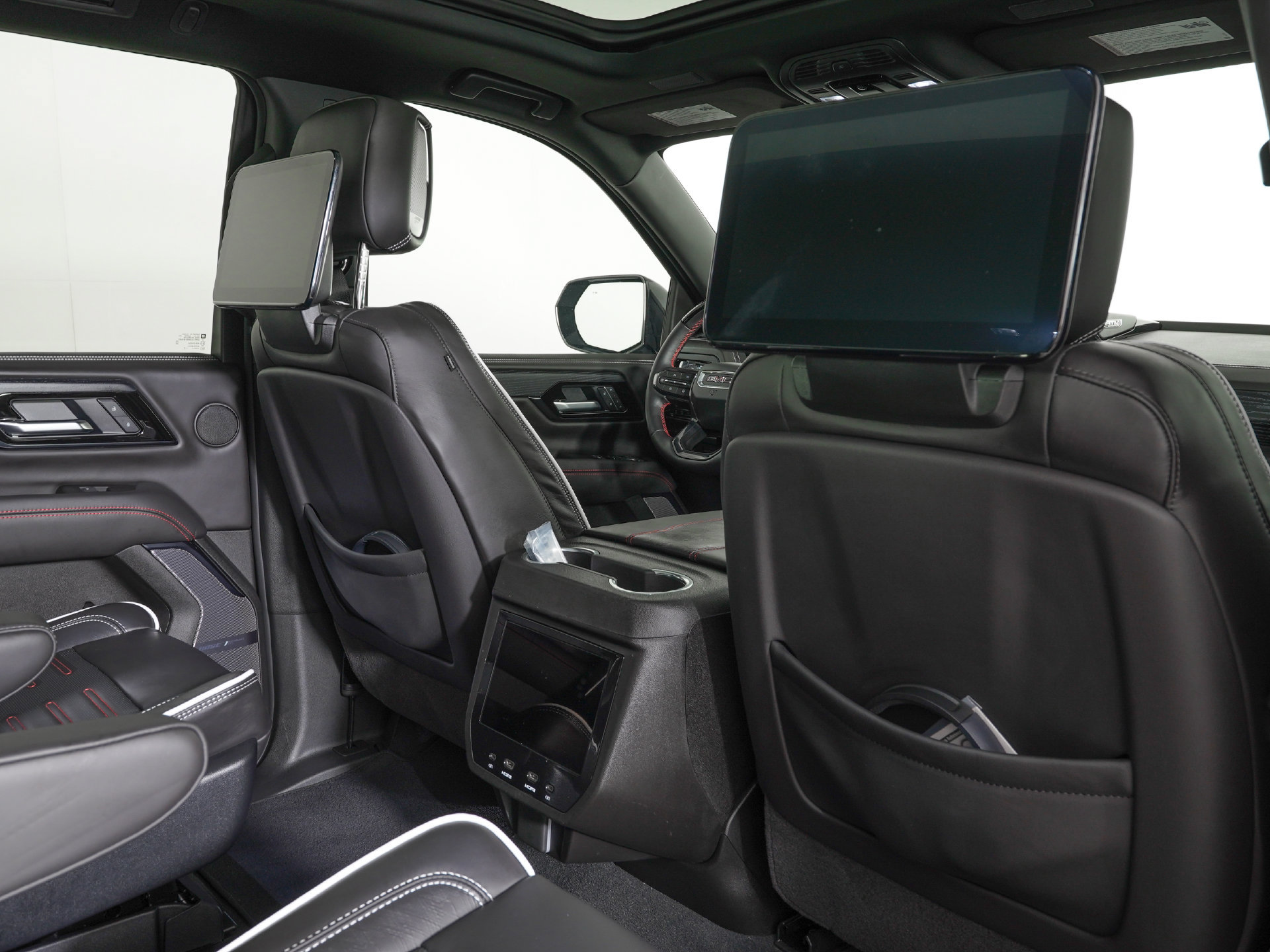 Used 2026 GMC Yukon AT4 Ultimate AWD/4WD image 11