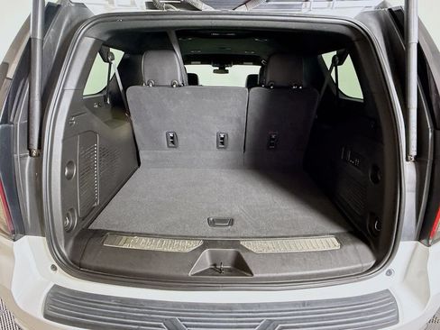 Used 2022 Chevrolet Suburban Premier AWD/4WD image 26