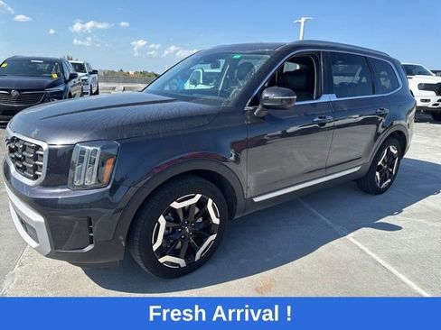 Used 2025 Kia Telluride S AWD/4WD image 1