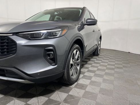 Used 2024 Ford Escape Platinum image 25