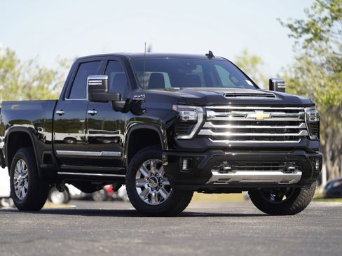 New 2026 Chevrolet Silverado 2500 High Country w/ High Country Premium Package AWD/4WD image 2