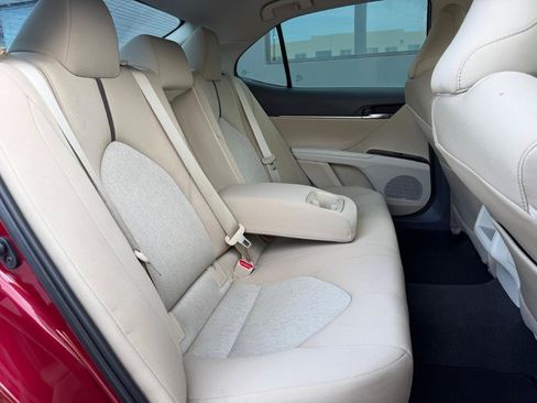 Used 2019 Toyota Camry LE w/ Convenience Package FWD image 18