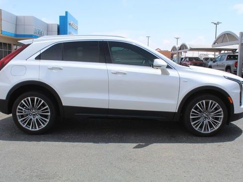 Used 2024 Cadillac XT4 Premium Luxury w/ Active Safety Package FWD image 2