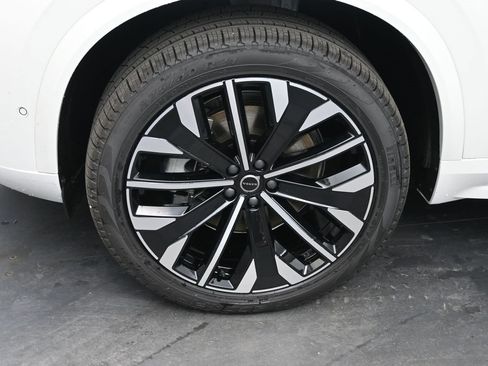 New 2026 Volvo XC90 B6 Ultra image 9