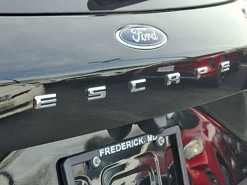 New 2026 Ford Escape Platinum w/ Premium Technology Package AWD/4WD image 18