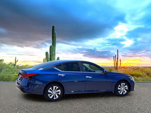 Used 2023 Nissan Altima 2.5 S FWD image 5