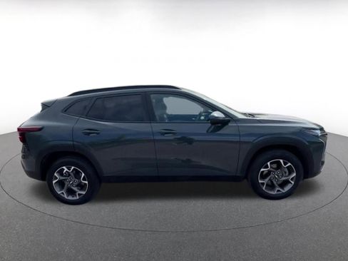 Used 2025 Chevrolet Trax LT image 16