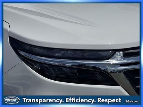 Used 2024 Chevrolet Equinox LS w/ Driver Confidence II Package AWD/4WD image 9