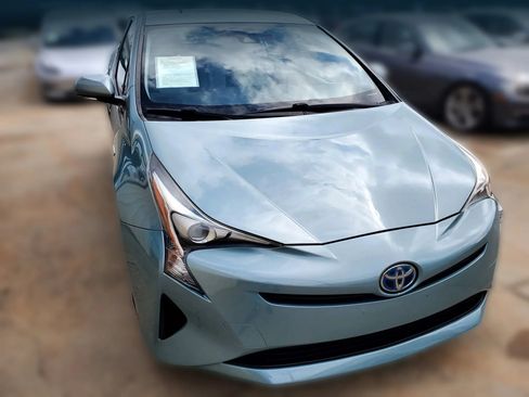 Used 2017 Toyota Prius Three w/ Carpet Mat Package FWD image 21