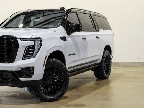 Used 2026 GMC Yukon XL Denali Ultimate AWD/4WD image 7