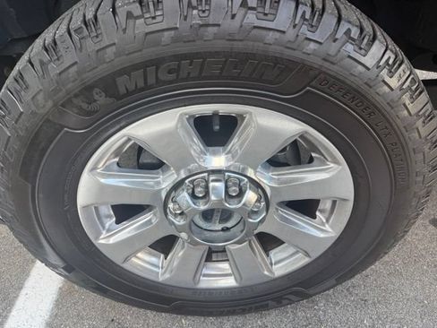 Used 2022 Ford F350 Platinum w/ FX4 Off-Road Package AWD/4WD image 9