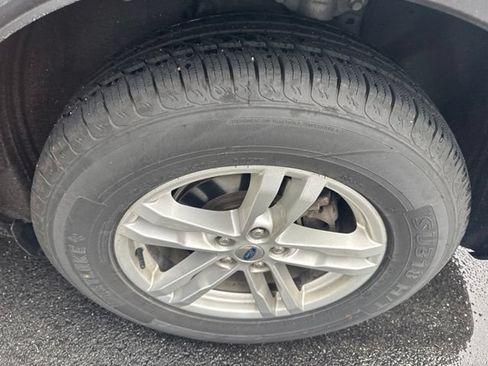 Used 2021 Ford Explorer XLT w/ Equipment Group 202A AWD/4WD image 8