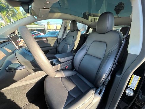 Used 2023 Tesla Model Y Performance AWD/4WD image 8