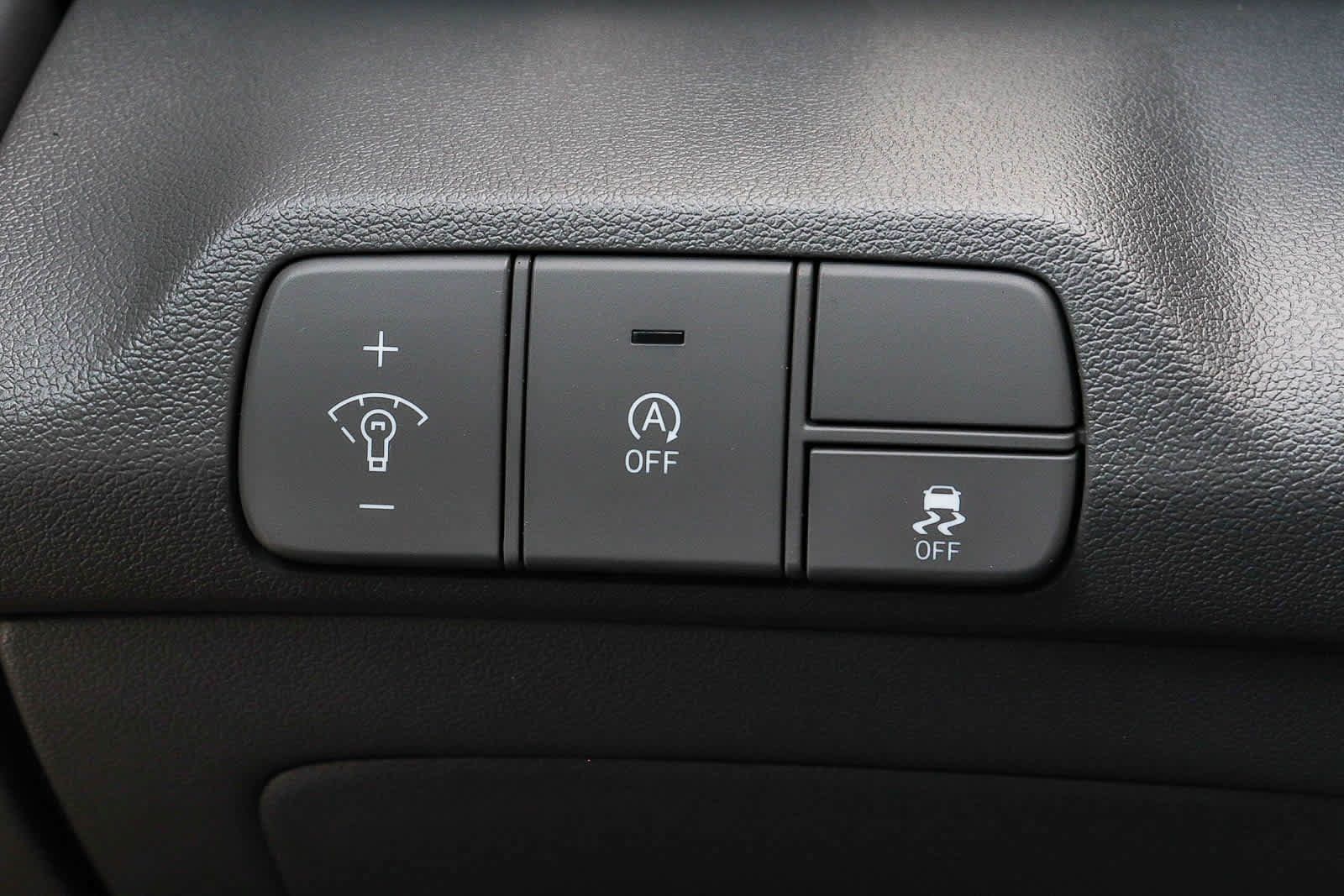 Used 2025 Hyundai Elantra SE w/ Cargo Package FWD image 31