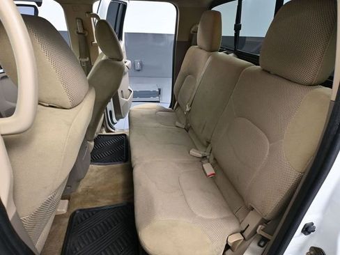 Used 2015 Nissan Frontier SV image 32