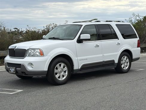 Used 2004 Lincoln Navigator Luxury image 3