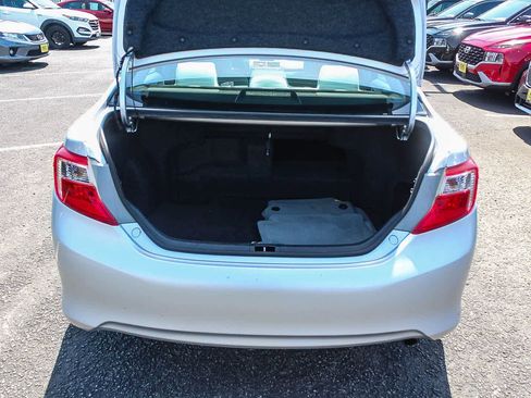 Used 2012 Toyota Camry LE image 34