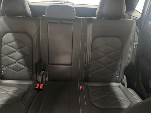 Used 2025 Volkswagen Atlas Cross Sport SE image 37