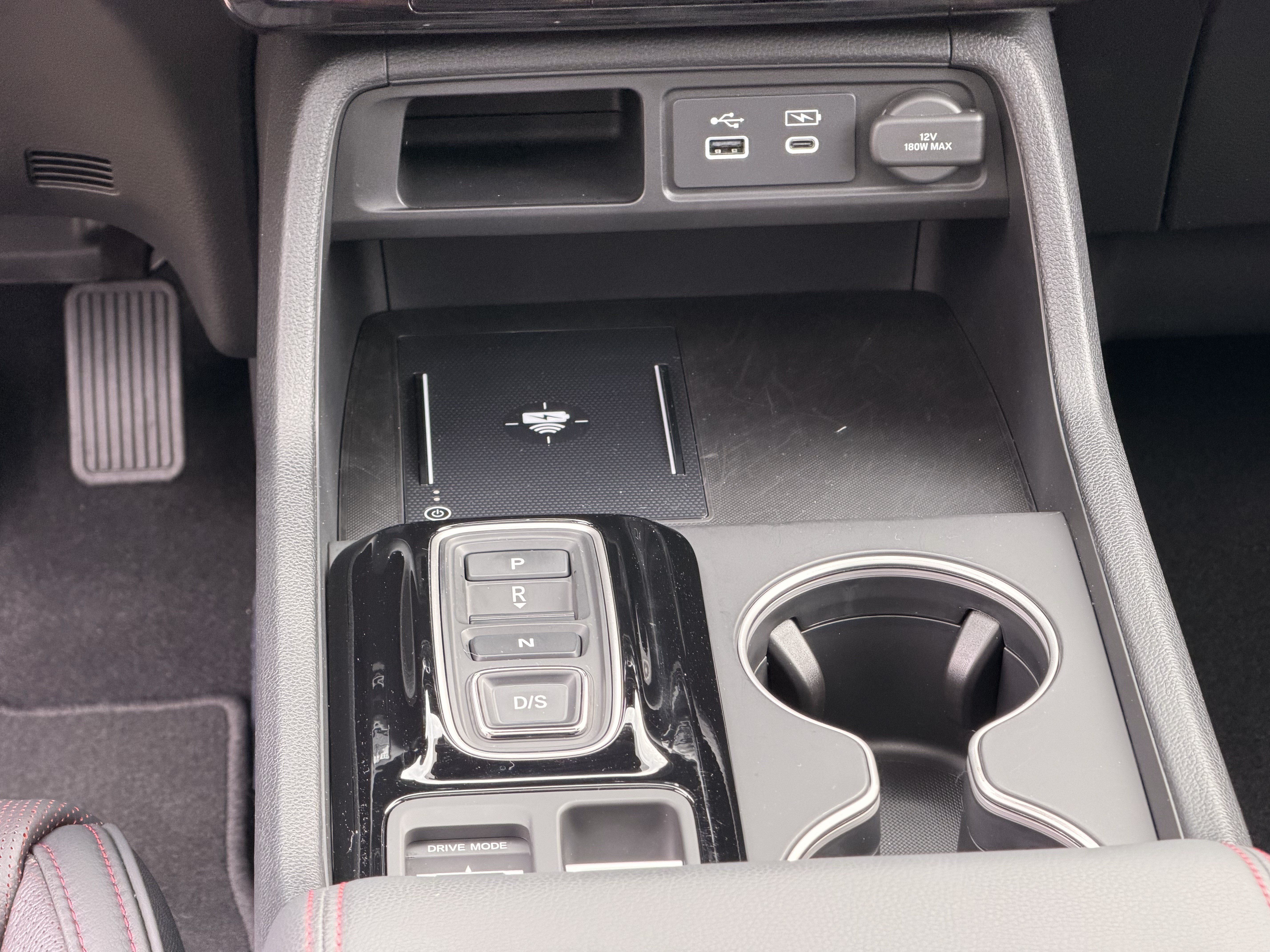 Used 2025 Honda Pilot Black Edition image 32