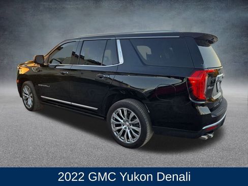 Used 2022 GMC Yukon Denali w/ Denali Premium Package image 3