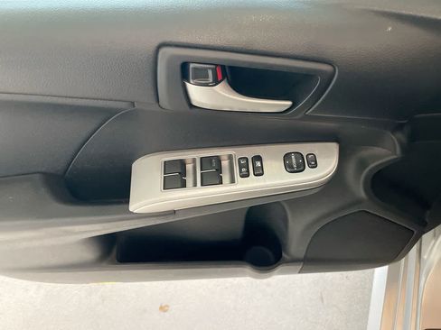 Used 2012 Toyota Camry SE FWD image 13