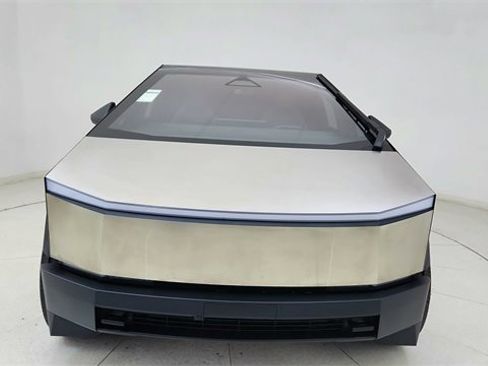 Used 2025 Tesla Cybertruck AWD Crew Cab image 2