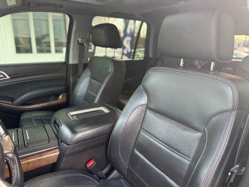Used 2019 GMC Yukon Denali w/ Denali Ultimate Package AWD/4WD image 15