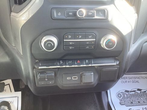 Used 2021 GMC Sierra 2500 4x4 Crew Cab w/ Convenience Package image 14