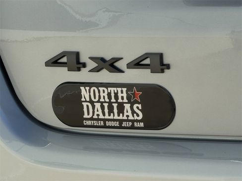 New 2026 Jeep Compass Latitude image 9