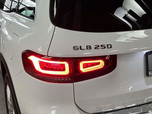 Certified 2022 Mercedes-Benz GLB 250 4MATIC image 10