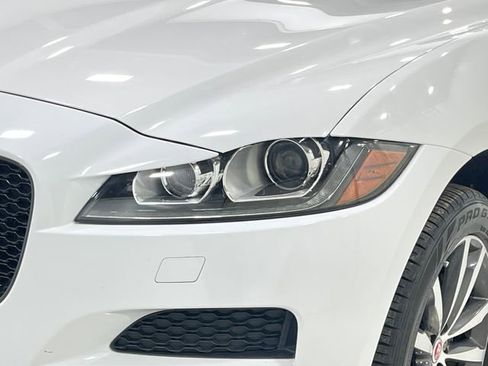 Used 2019 Jaguar F-PACE Prestige image 35