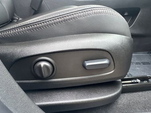 Used 2023 GMC Terrain Denali image 16