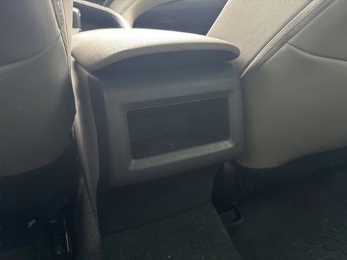 Used 2023 Toyota Camry SE image 14