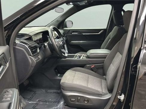 Used 2025 GMC Acadia Elevation FWD image 10