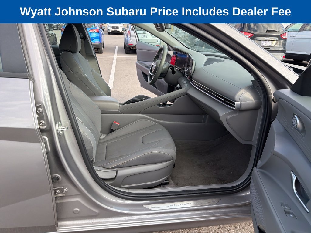 Used 2024 Hyundai Elantra SEL FWD image 43