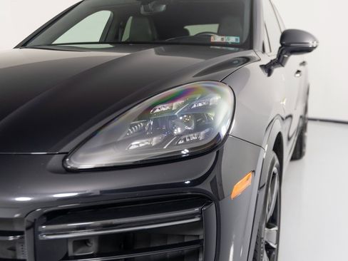 Certified 2020 Porsche Cayenne Turbo S image 38
