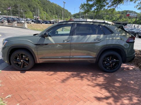 New 2026 Volkswagen Atlas Cross Sport SEL R-Line AWD/4WD image 7