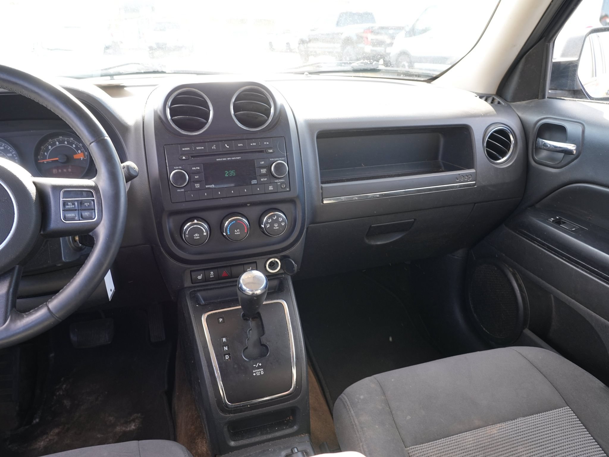Used 2016 Jeep Patriot Latitude FWD image 18