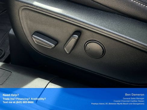 Used 2020 Ford Escape Titanium FWD image 8