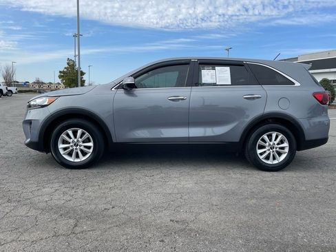 Used 2019 Kia Sorento L image 4