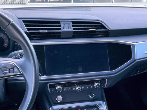 Used 2020 Audi Q3 2.0T Premium w/ Convenience Package image 6