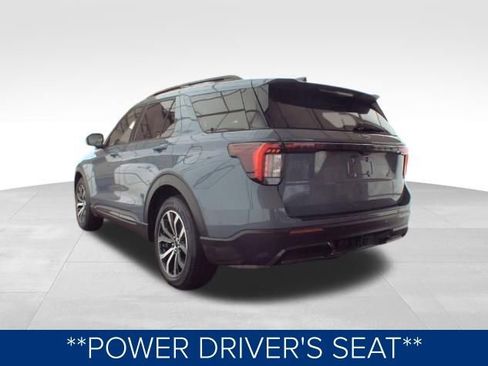 Used 2025 Ford Explorer ST-Line image 9
