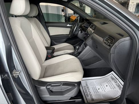 Used 2019 Volkswagen Tiguan SEL Premium R-Line FWD image 11