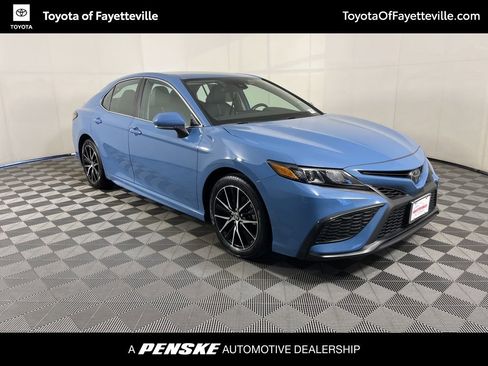 Used 2024 Toyota Camry SE image 13