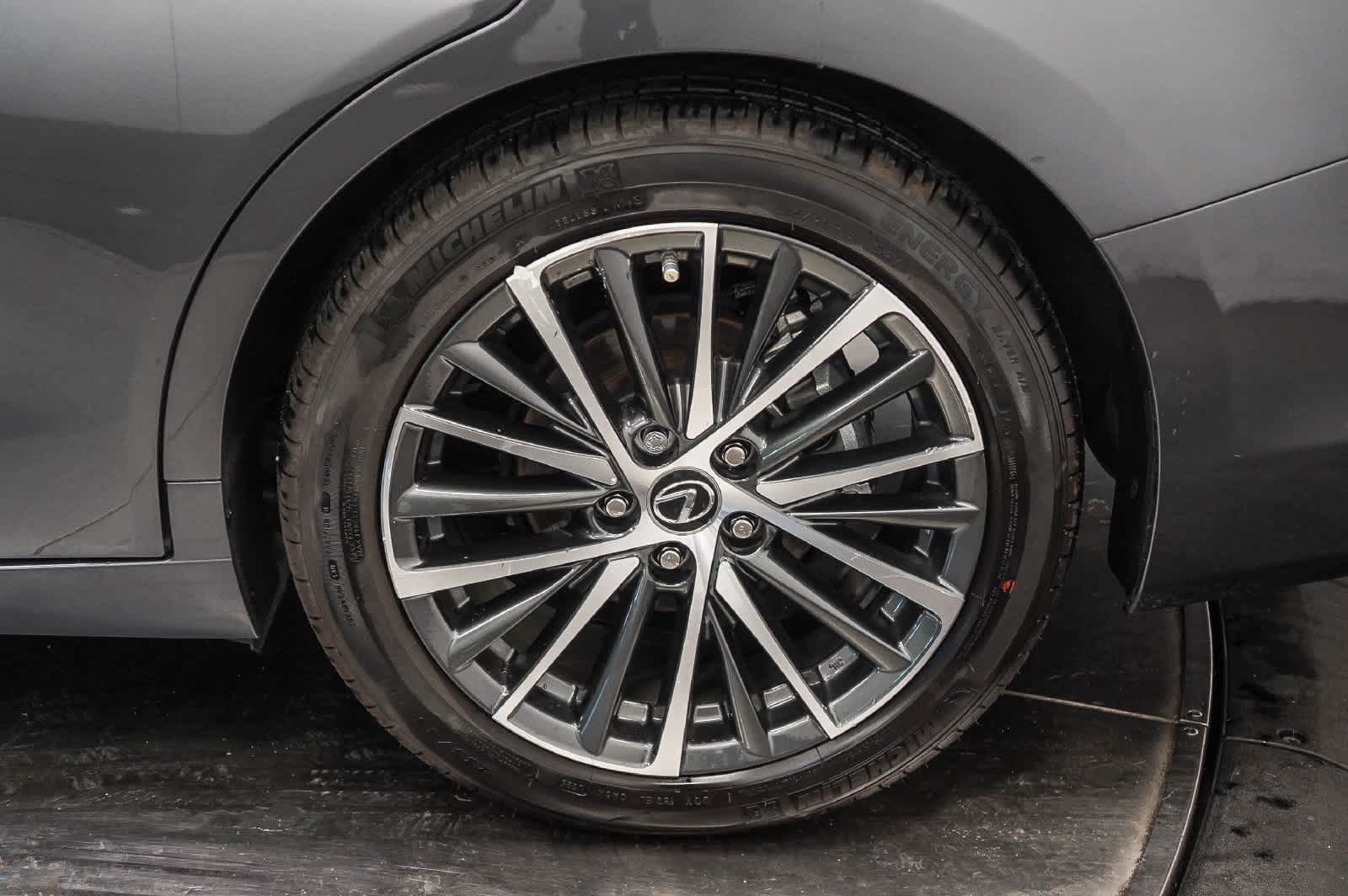 Used 2025 Lexus ES 300h w/ Premium Package FWD image 10