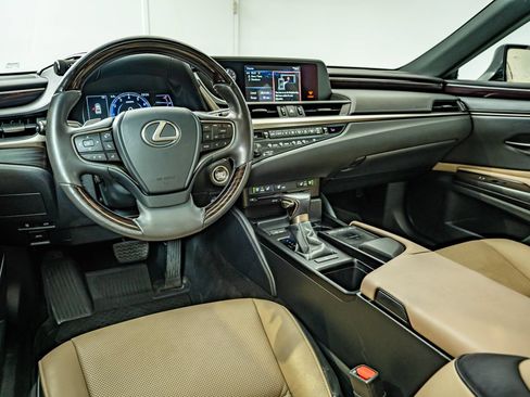 Used 2019 Lexus ES 350 w/ Premium Package FWD image 32