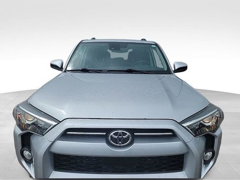 Used 2020 Toyota 4Runner SR5 AWD/4WD image 5