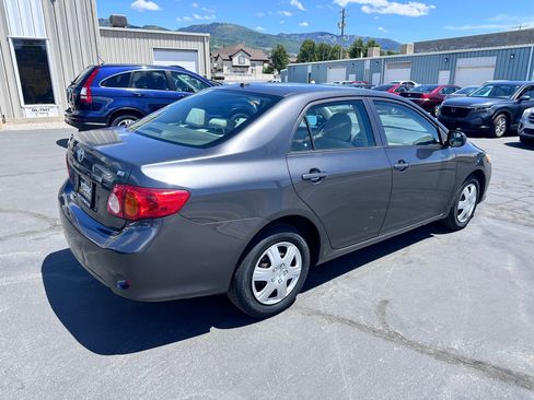 Used 2009 Toyota Corolla LE FWD image 3