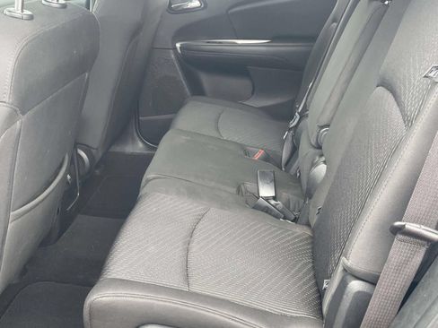 Used 2018 Dodge Journey SXT w/ Connectivity Group FWD image 10